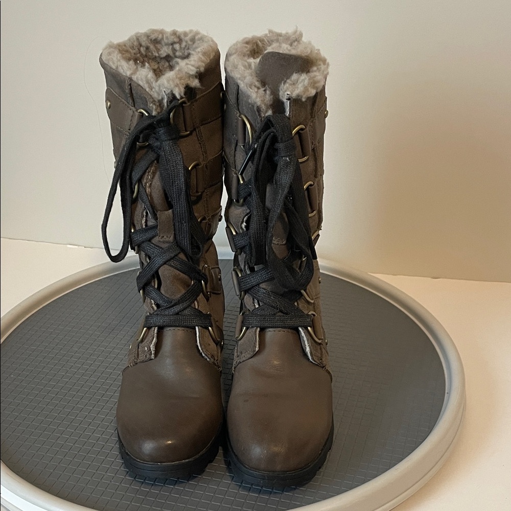 Sorel Women's Gray Lace-Up Boots with Fur Trim